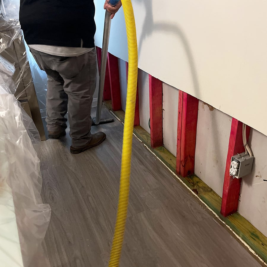 removing-water-from-flooring