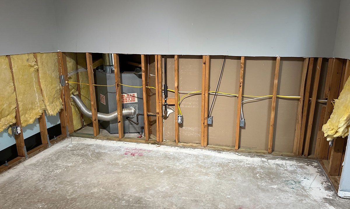sewage-backup-drywall-removal
